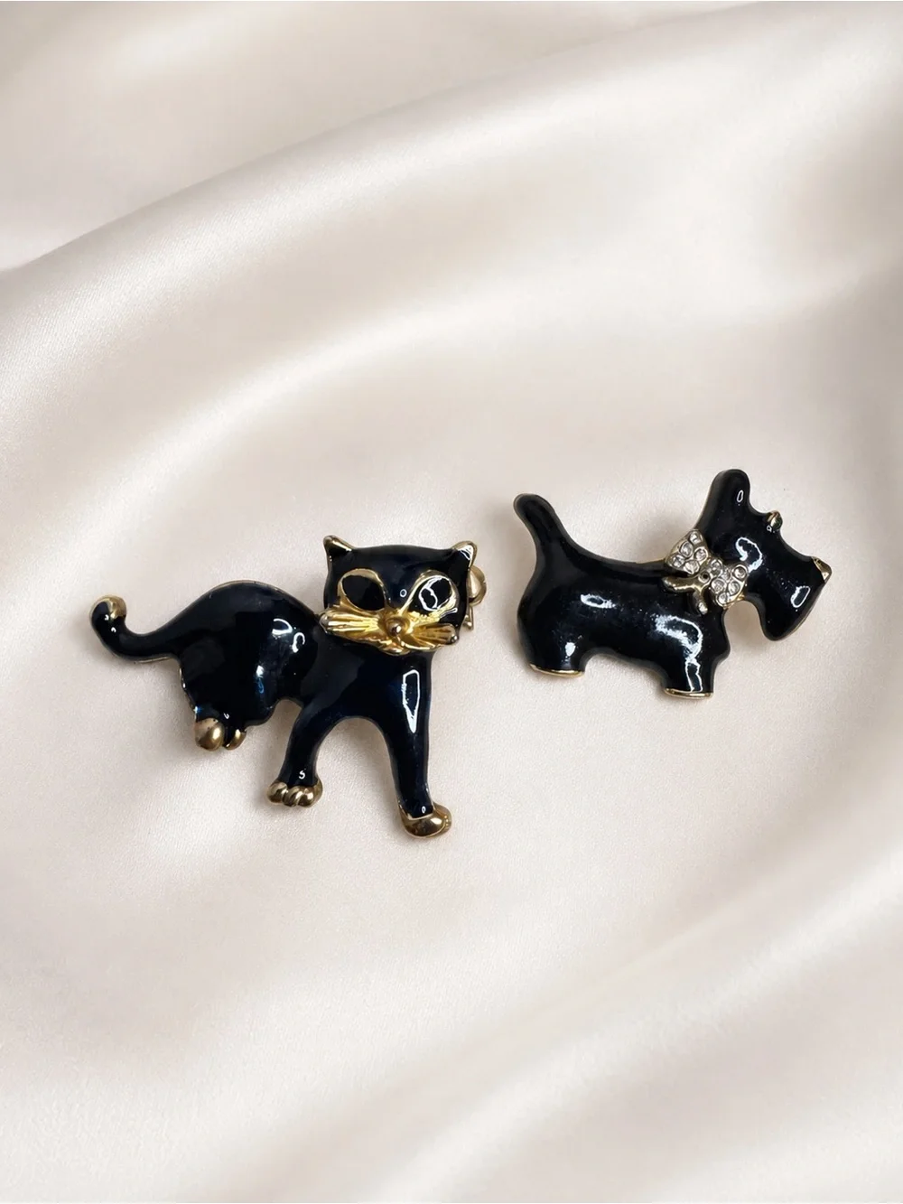Black Cat & Dog Enamel Brooch Set - Elegant Pet brooches